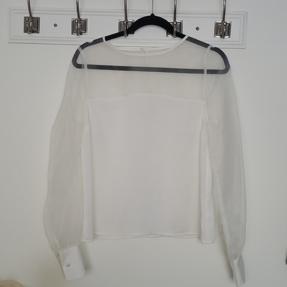 Tops - Express white puffy sleeve shirt